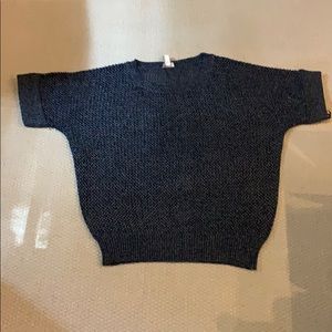 Short sleeve sweater